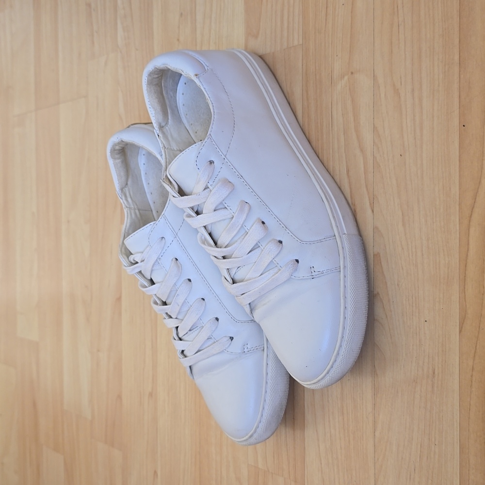 Kenneth Cole Kam White Leather Lace-Up Sneaker with Gold Accent Size 8M